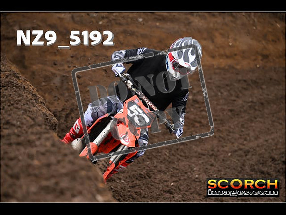 Experts-056