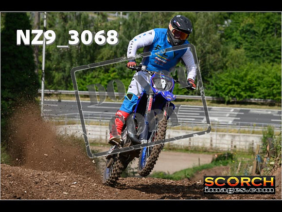 Experts-079