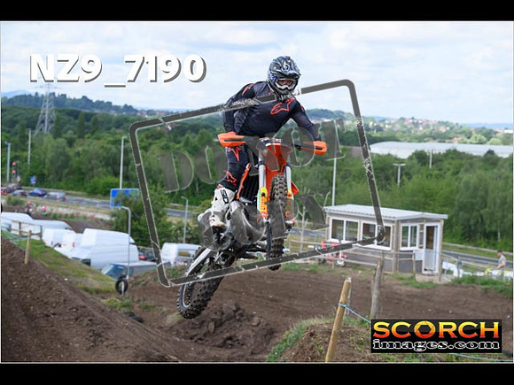 Experts-042