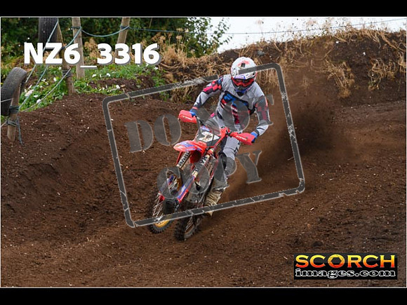 Experts-094