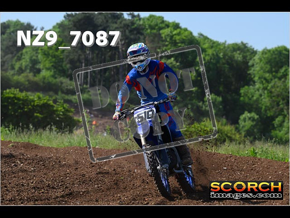 Experts-072