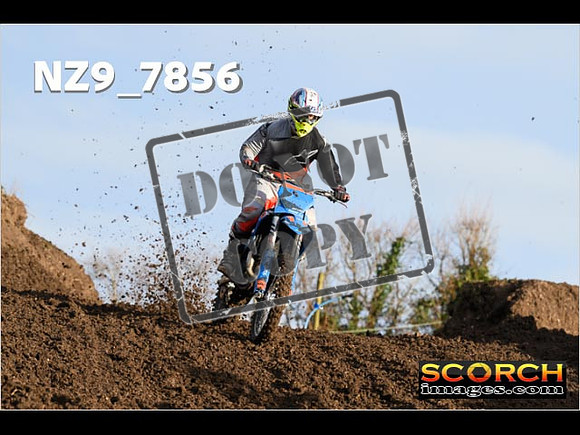 Experts-073