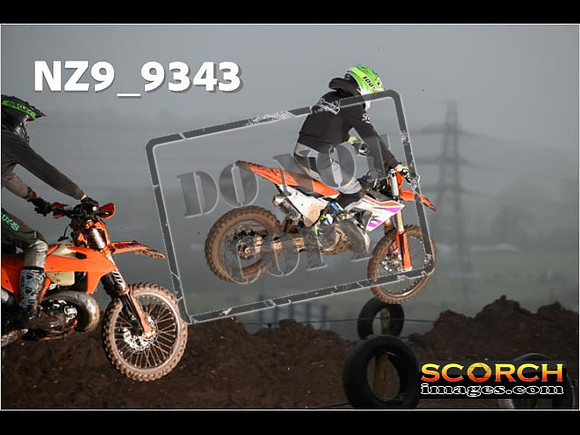 Experts-093