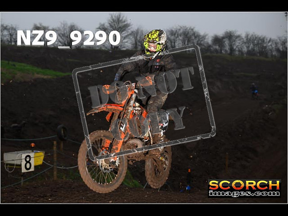 Experts-042