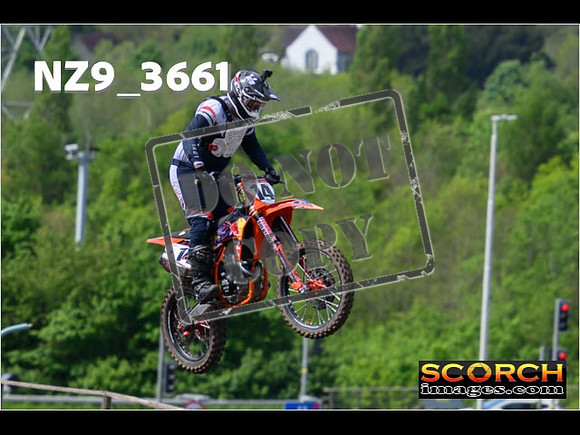 Experts-109