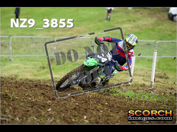 Experts-049