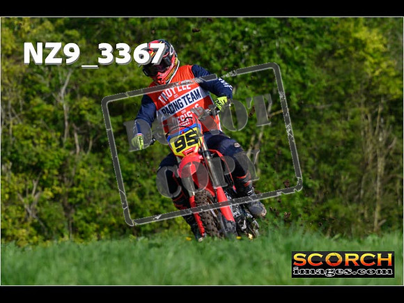 Experts-064