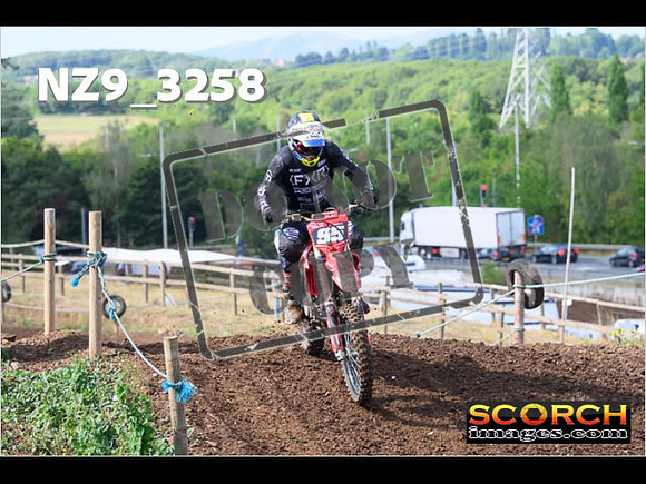 Experts-064