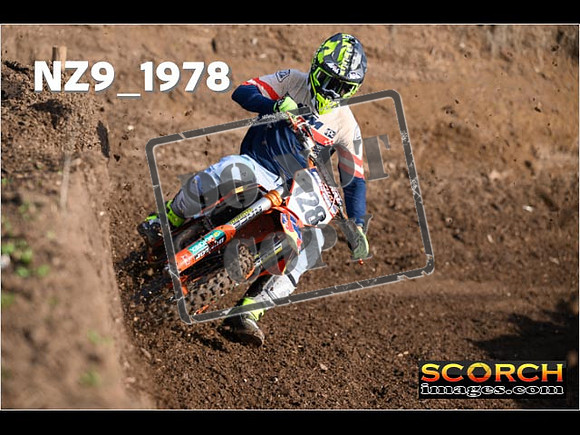 Experts-090