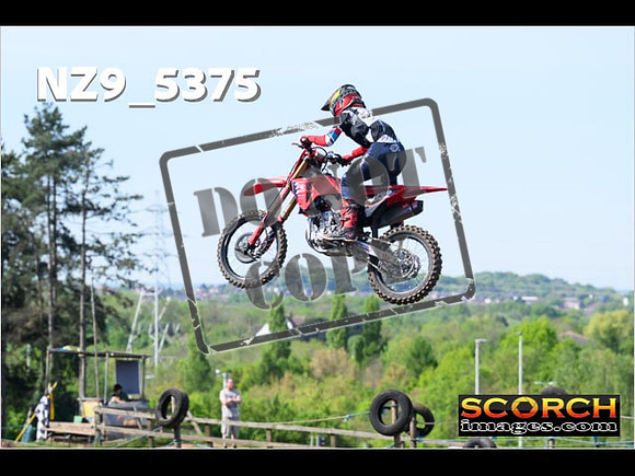 Experts-080