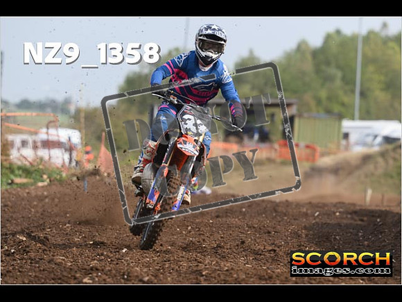 Experts-064