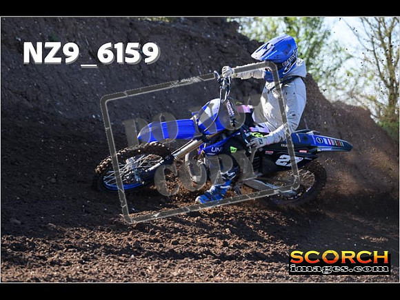 Experts-074