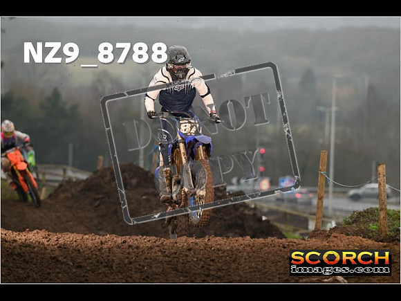 Experts-084