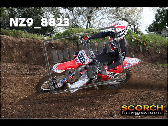 Experts-067