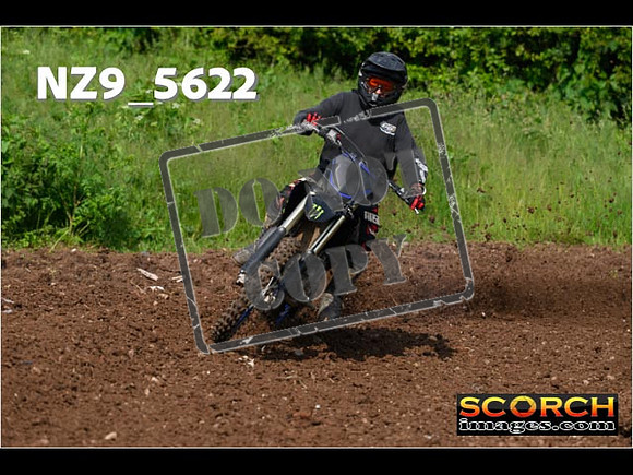 Experts-054
