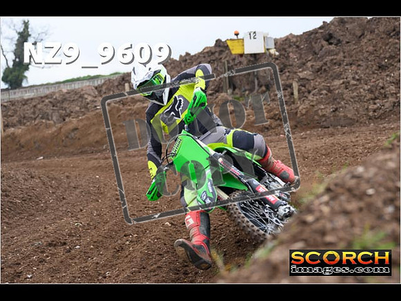 Experts-064