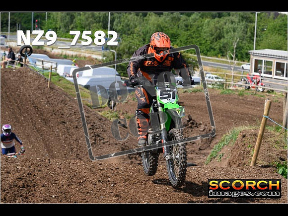 IntersGreenOrange-070