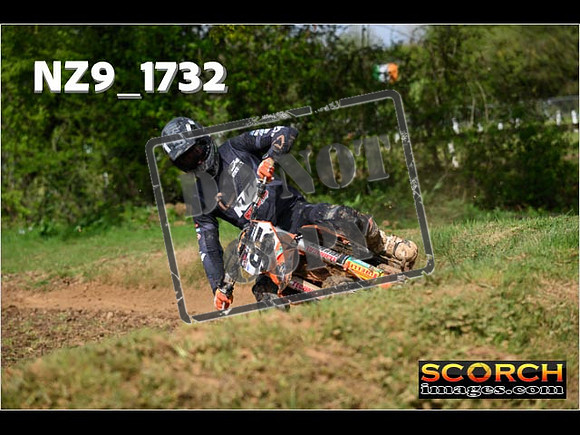 Experts-071
