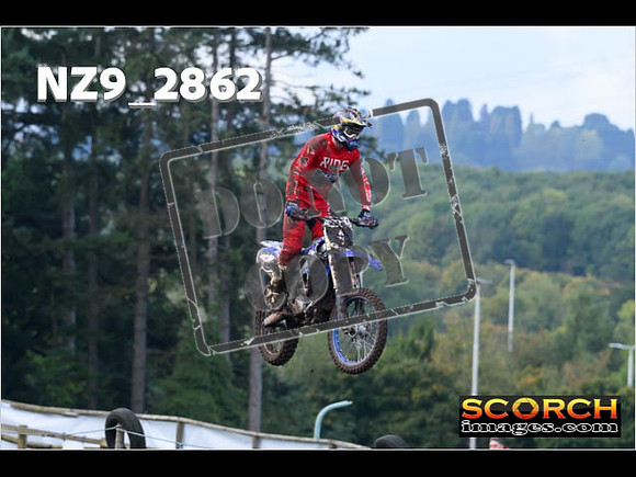 Experts-079