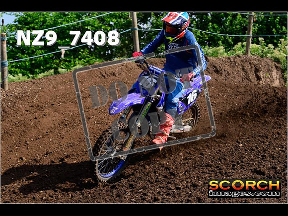 Experts-053
