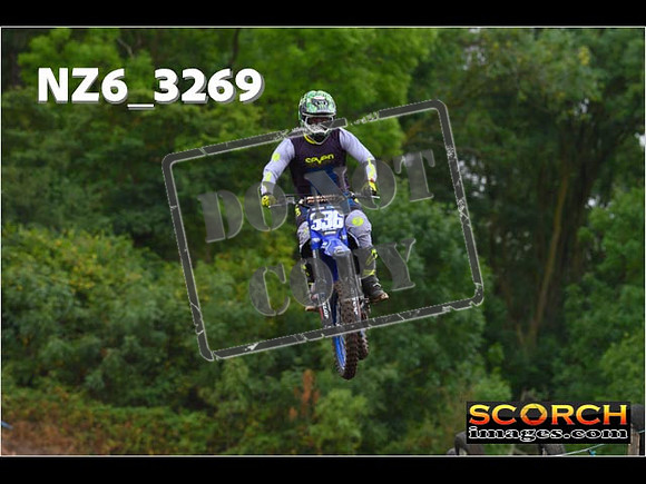 Experts-048
