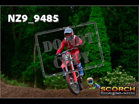 Experts-084