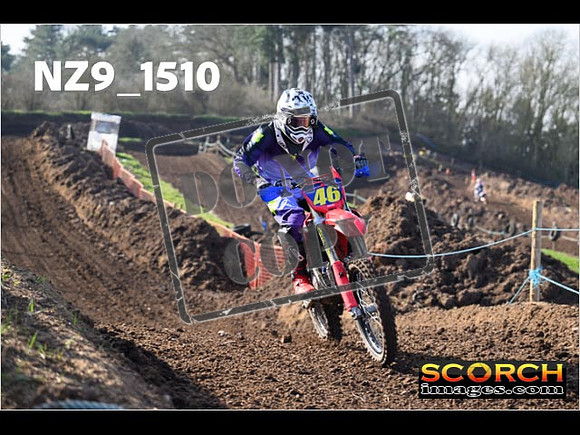 Experts-054