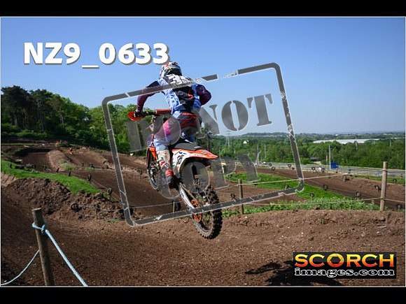 Experts-042