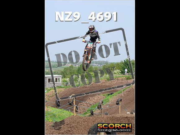 Experts-072