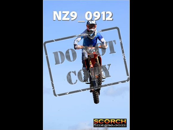 Experts-086