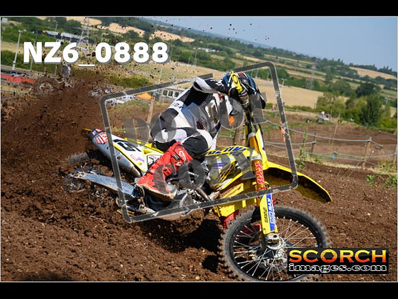 Experts-048