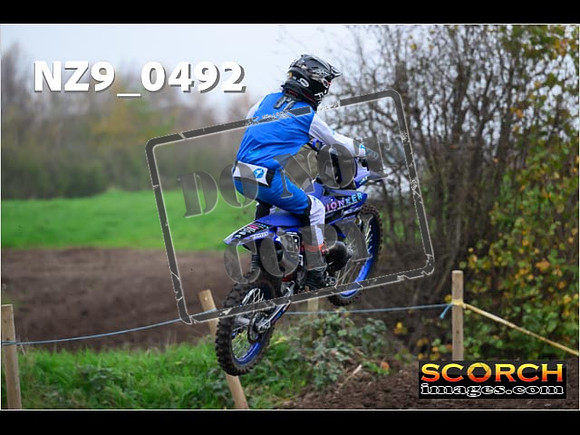 Experts-048