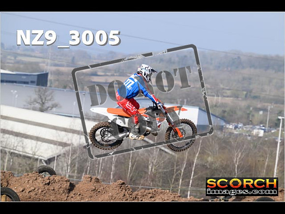 Experts-044
