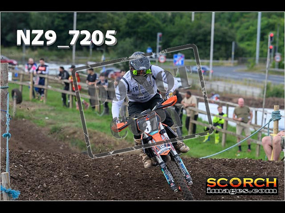 Experts-056