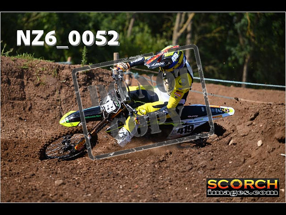 Experts-048