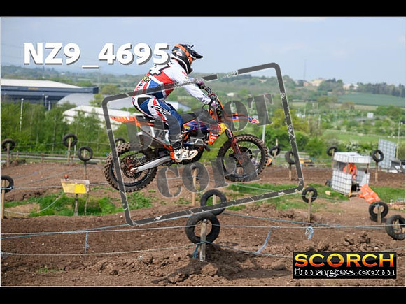 Experts-076