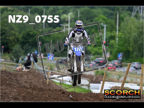 Experts-024