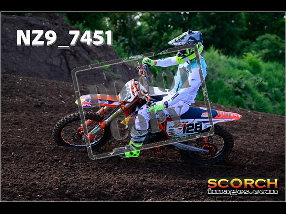 Experts-095