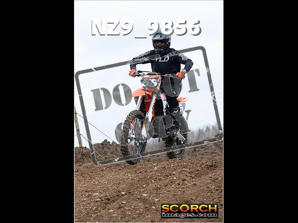 Experts-077