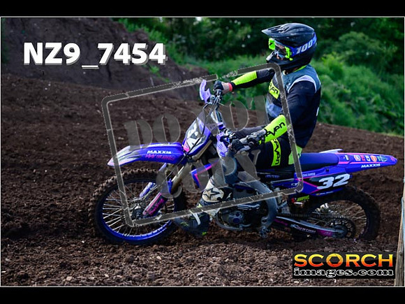 Experts-098