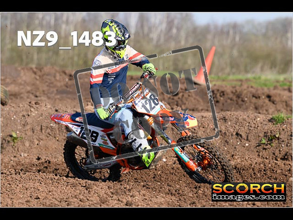 Experts-027