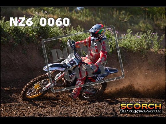 Experts-056