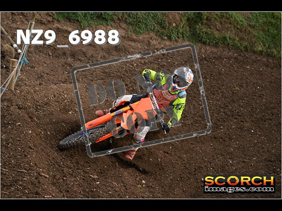 Experts-063