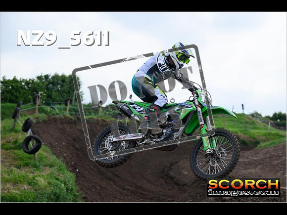 Experts-047