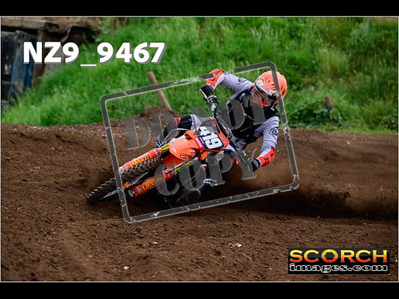 Experts-068