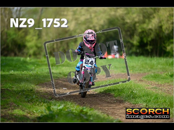 Pee Wee Kids Track-10