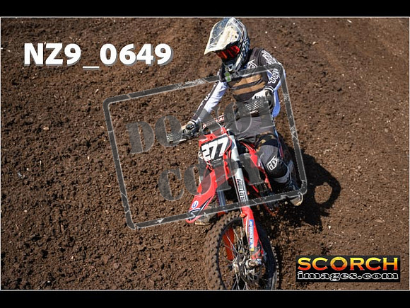 Experts-057