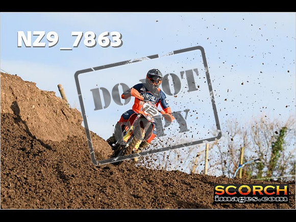 Experts-079