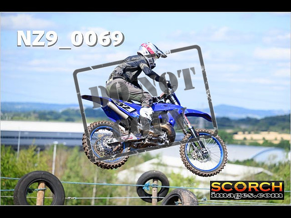 Experts-079