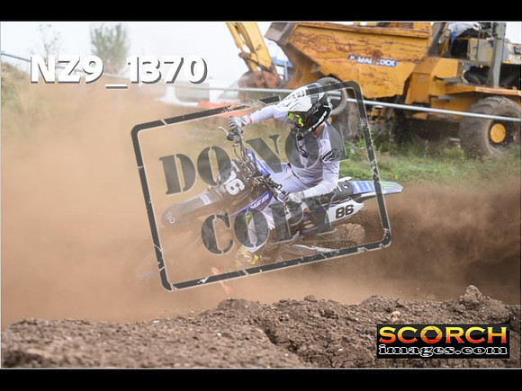Experts-075